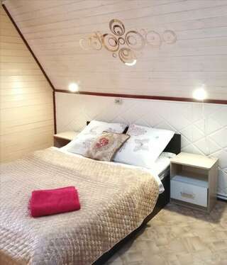 Гостиница Фаворит Тула Двухместный номер с 1 кроватью с общей душевой и туалетом-2